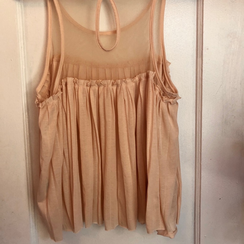 🩷Baby Pink Pleated Top - Picture 5 of 5